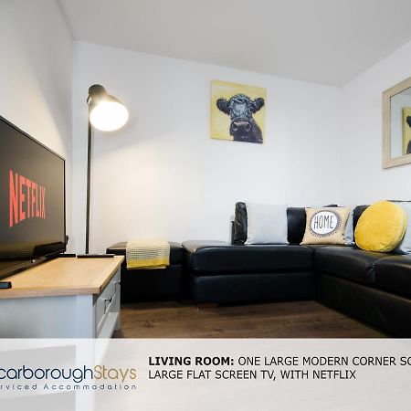 Hibernia Place, 3 Bedroom Townhouse With Patio & Seating Area - Free Parking Scarborough Luaran gambar