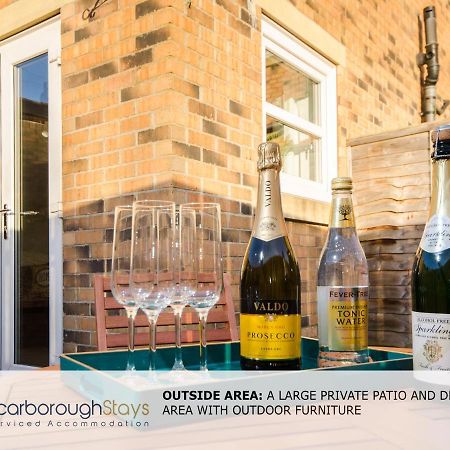 Hibernia Place, 3 Bedroom Townhouse With Patio & Seating Area - Free Parking Scarborough Luaran gambar