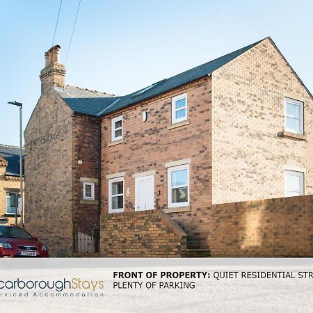 Hibernia Place, 3 Bedroom Townhouse With Patio & Seating Area - Free Parking Scarborough Luaran gambar