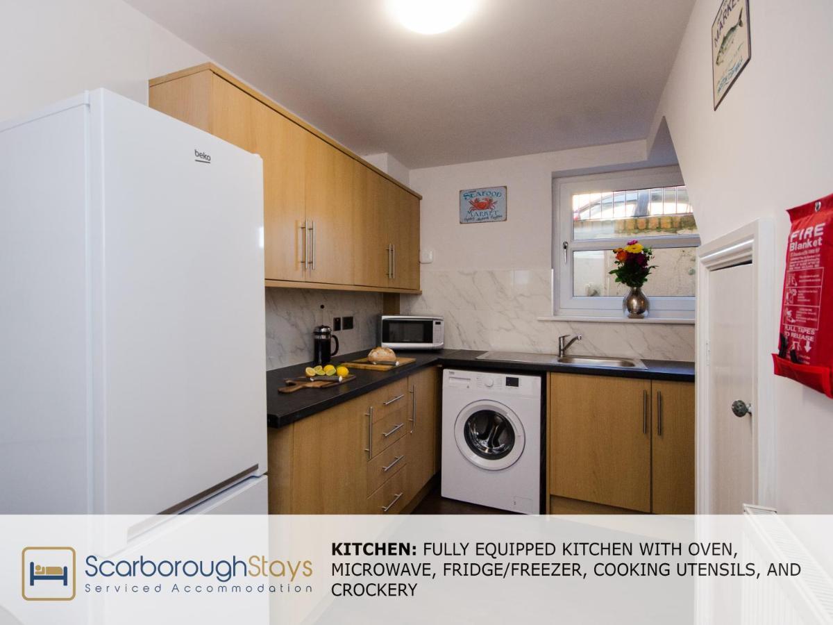 Hibernia Place, 3 Bedroom Townhouse With Patio & Seating Area - Free Parking Scarborough Luaran gambar