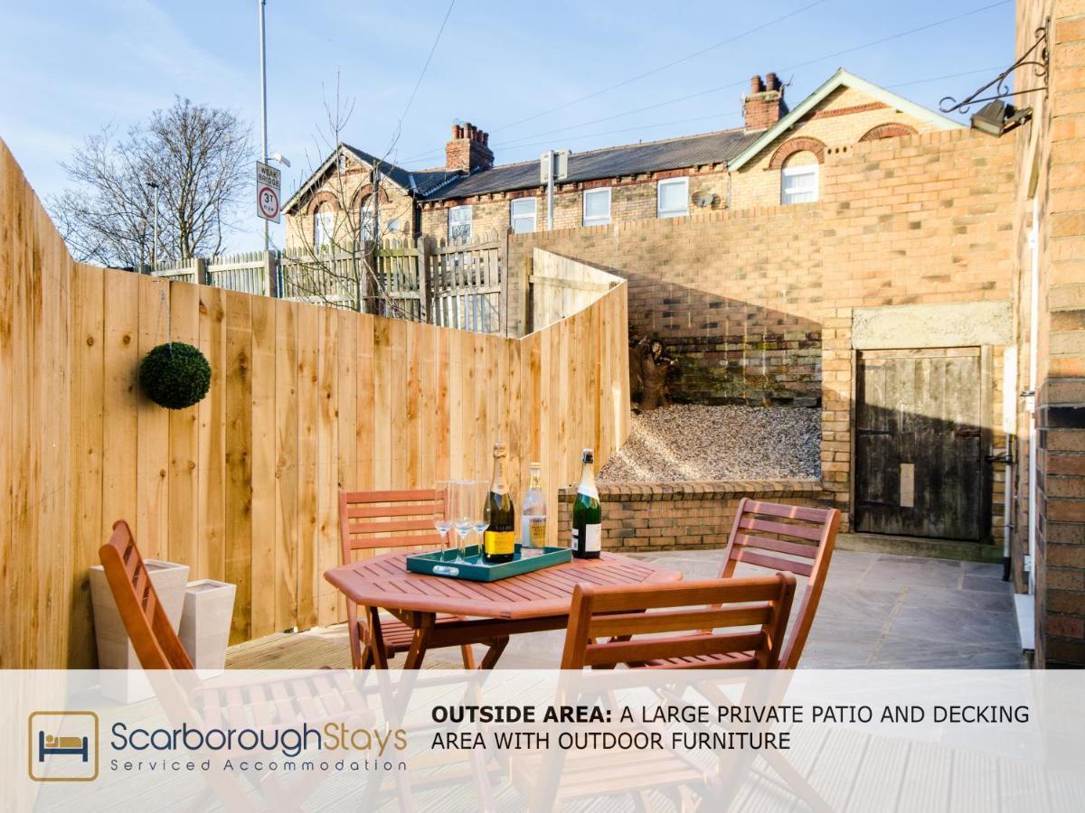 Hibernia Place, 3 Bedroom Townhouse With Patio & Seating Area - Free Parking Scarborough Luaran gambar