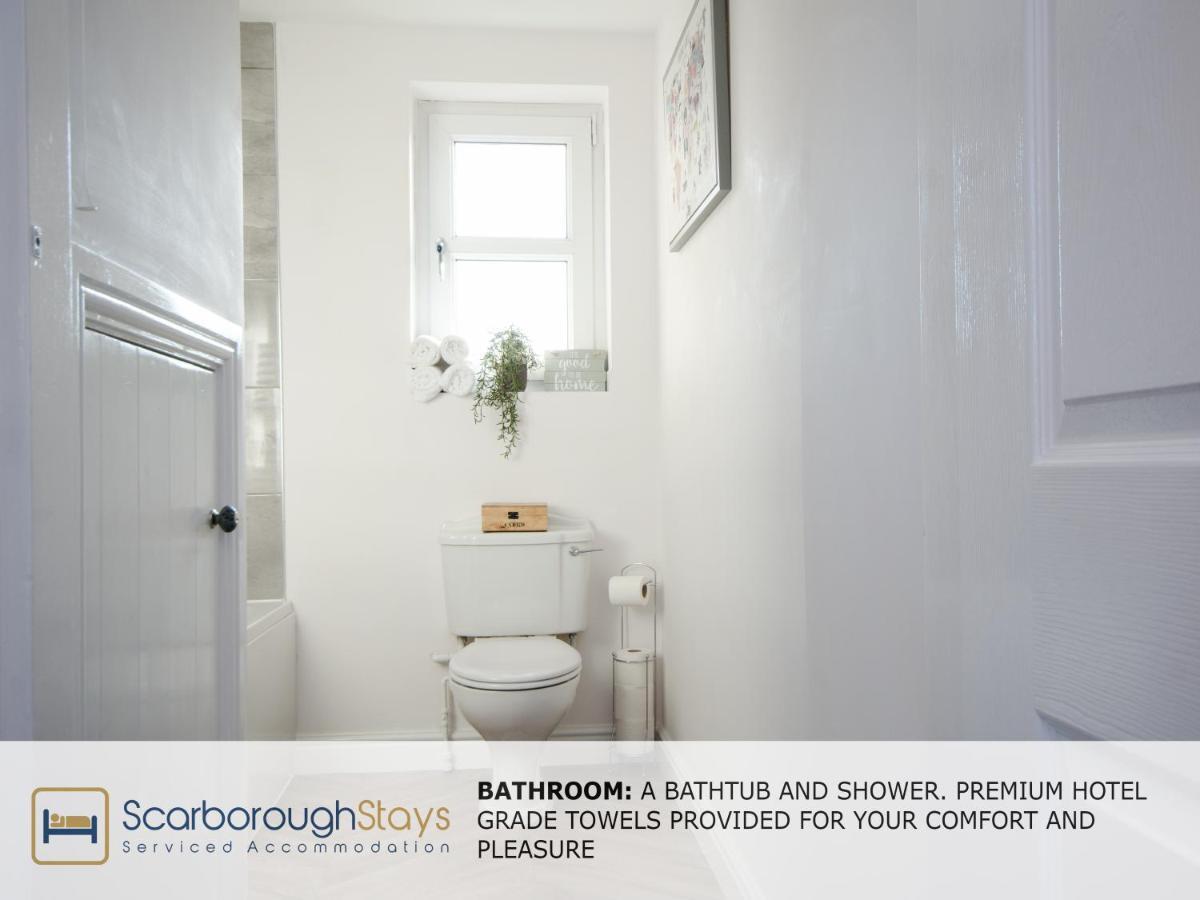Hibernia Place, 3 Bedroom Townhouse With Patio & Seating Area - Free Parking Scarborough Luaran gambar