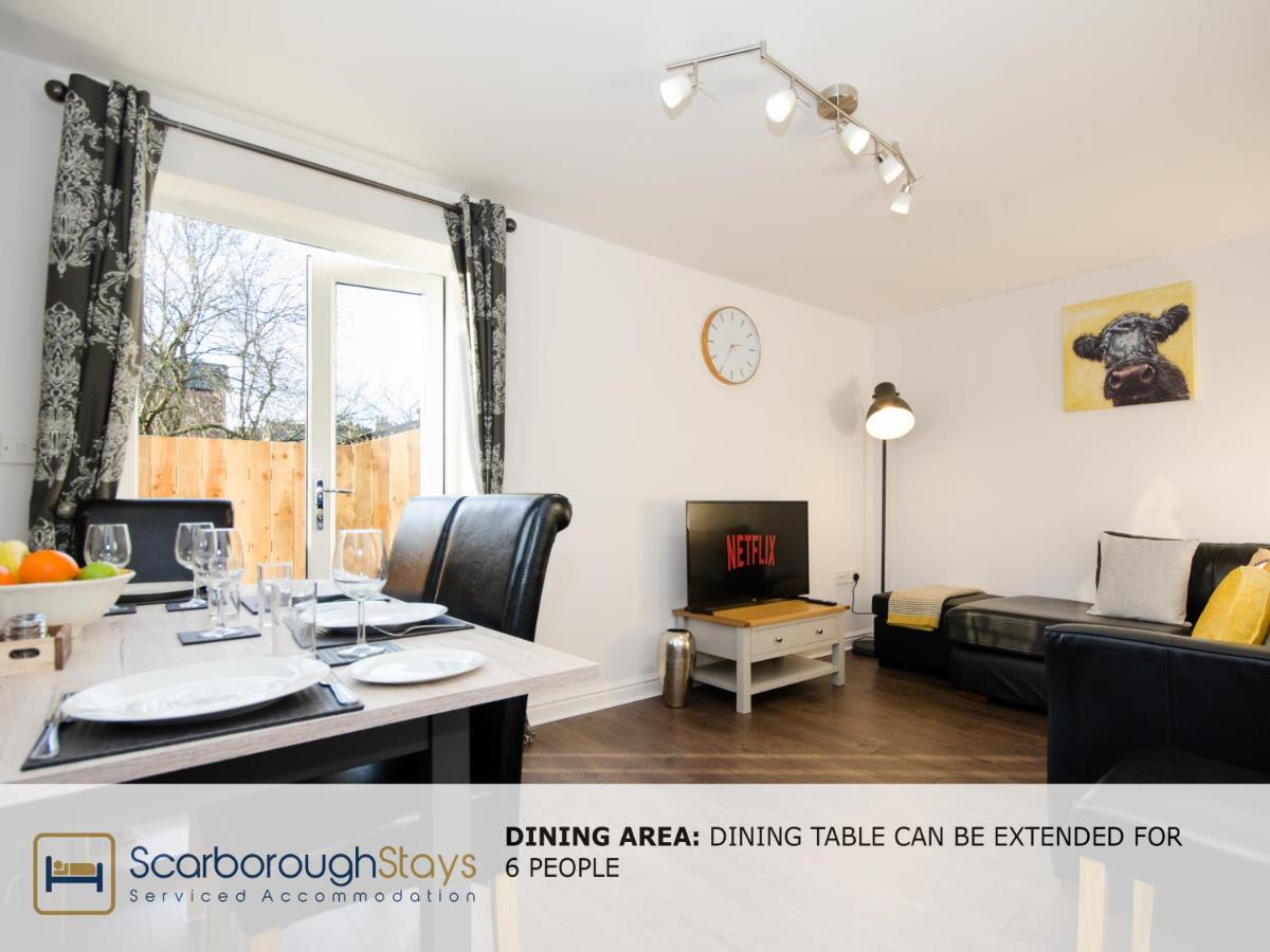 Hibernia Place, 3 Bedroom Townhouse With Patio & Seating Area - Free Parking Scarborough Luaran gambar