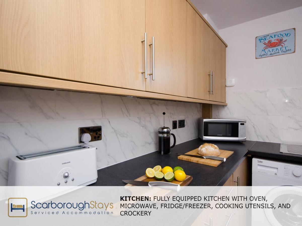 Hibernia Place, 3 Bedroom Townhouse With Patio & Seating Area - Free Parking Scarborough Luaran gambar